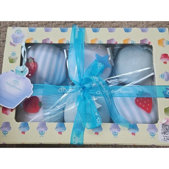 Macys Baby Blooms 6 PC Set 2 Bibs,2 Long Sleeve Tops,2 PJ Bottoms Sz 6-12 Month - Picture 1 of 5